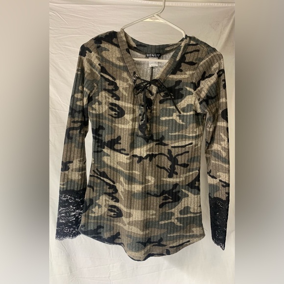VENUS Camouflage Top - Picture 1 of 4